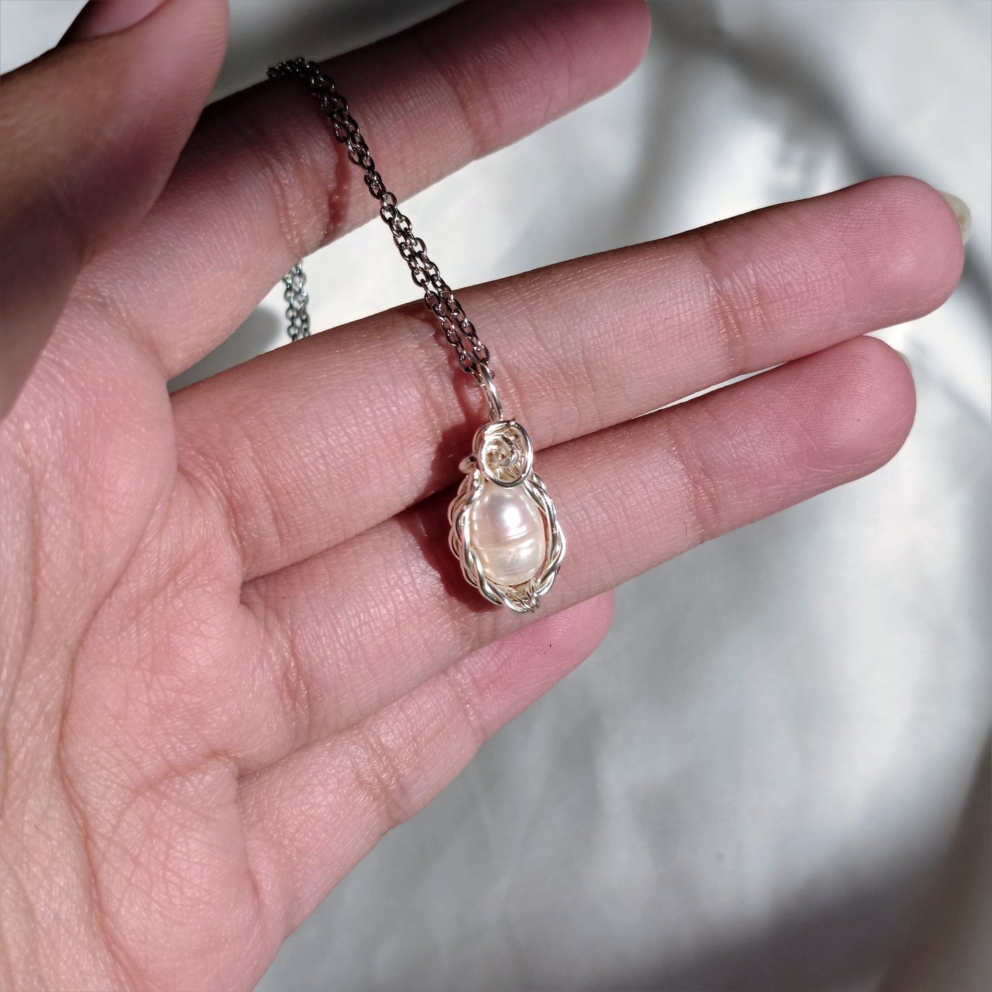 Pearl - Handwoven - Pendant