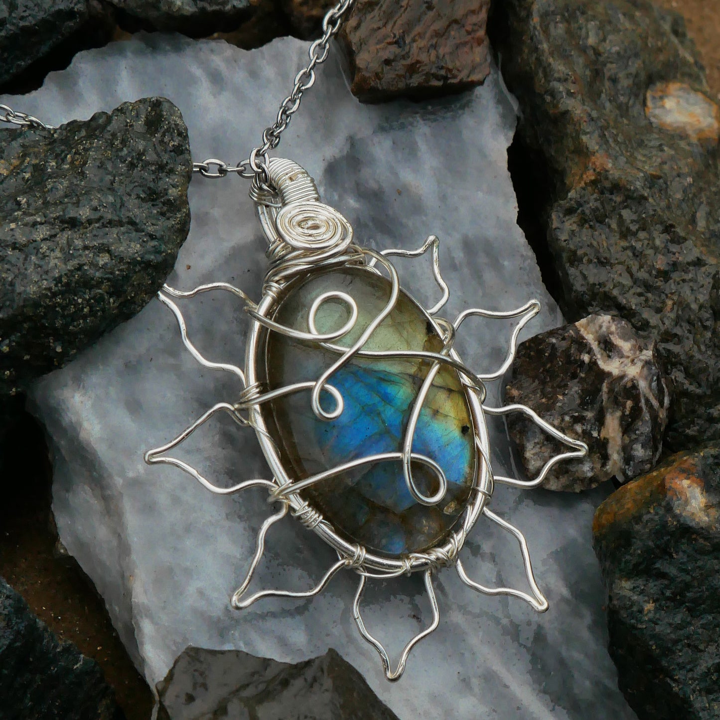 Labradorite - Sun - Stone - Pendant