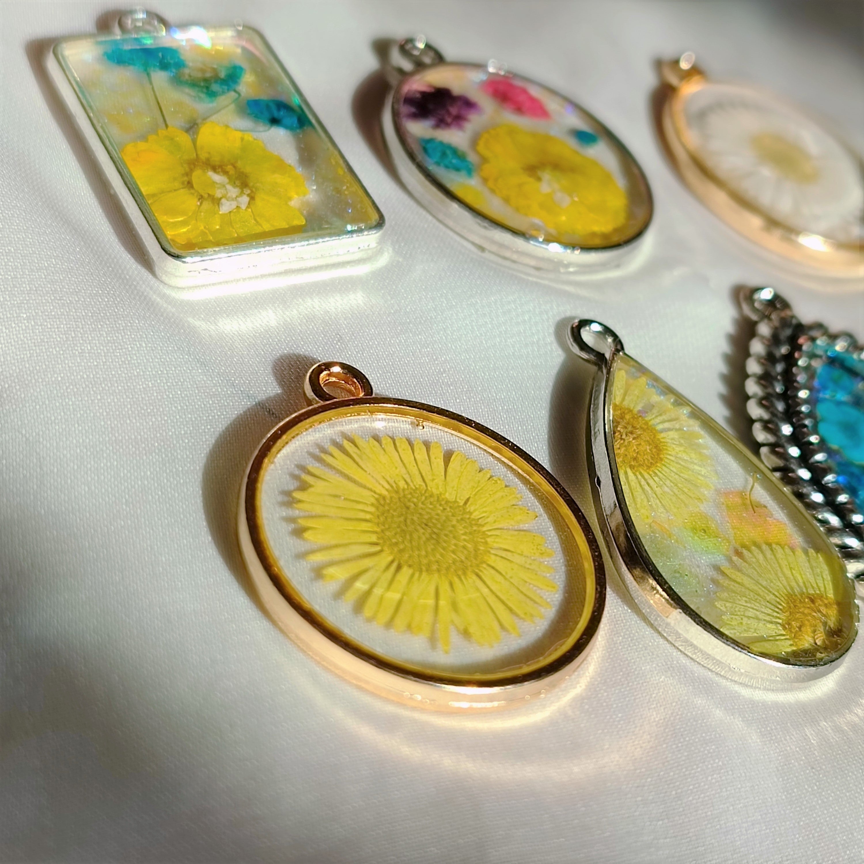 Resin Collection – Stemsandpetalspk