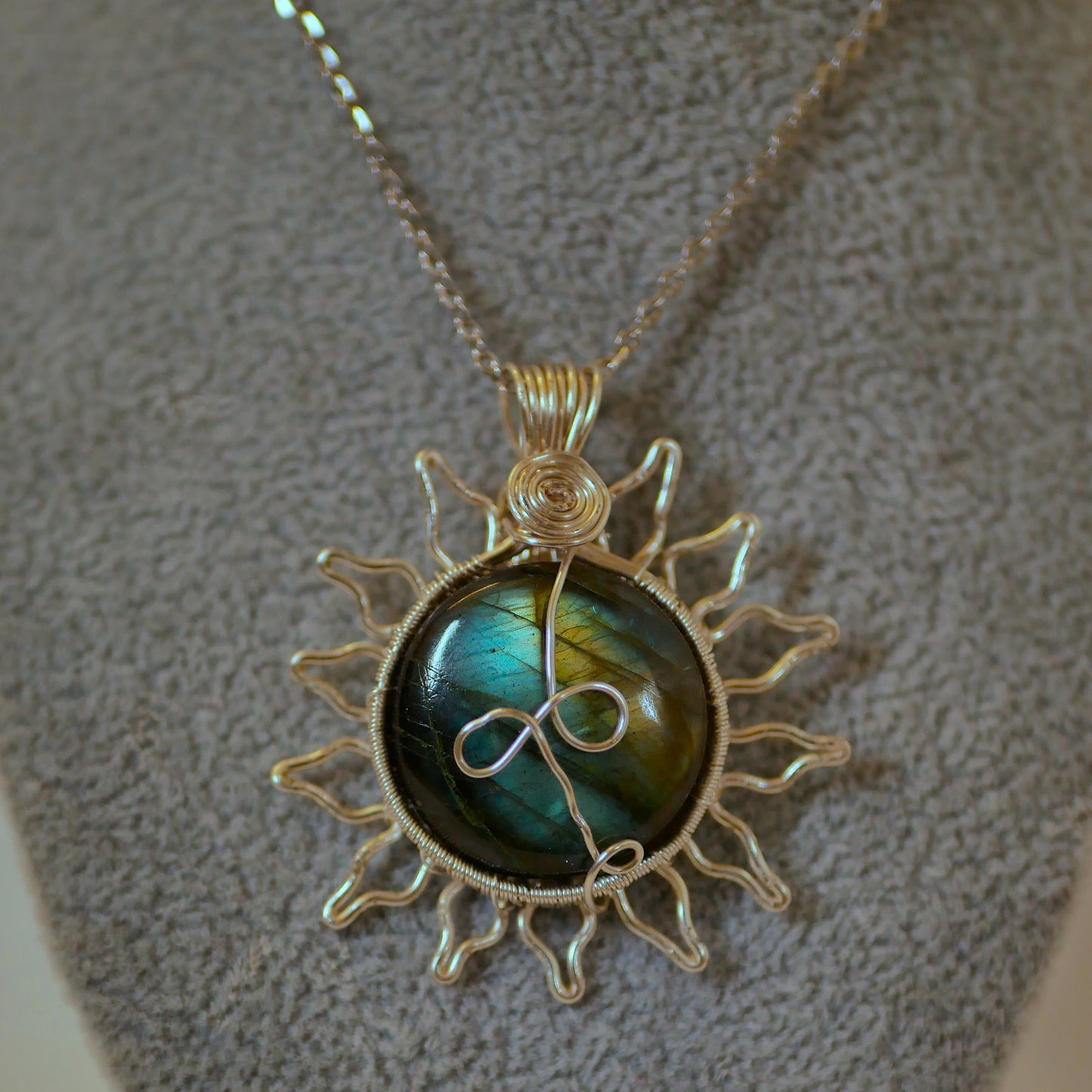 Labradorite - Sun - Stone - Pendant