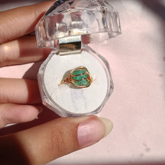 Emerald - Raw - Stone Ring